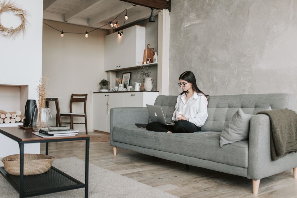 Remote Work: Unveiling the Pros and Cons in the Era of Globalization